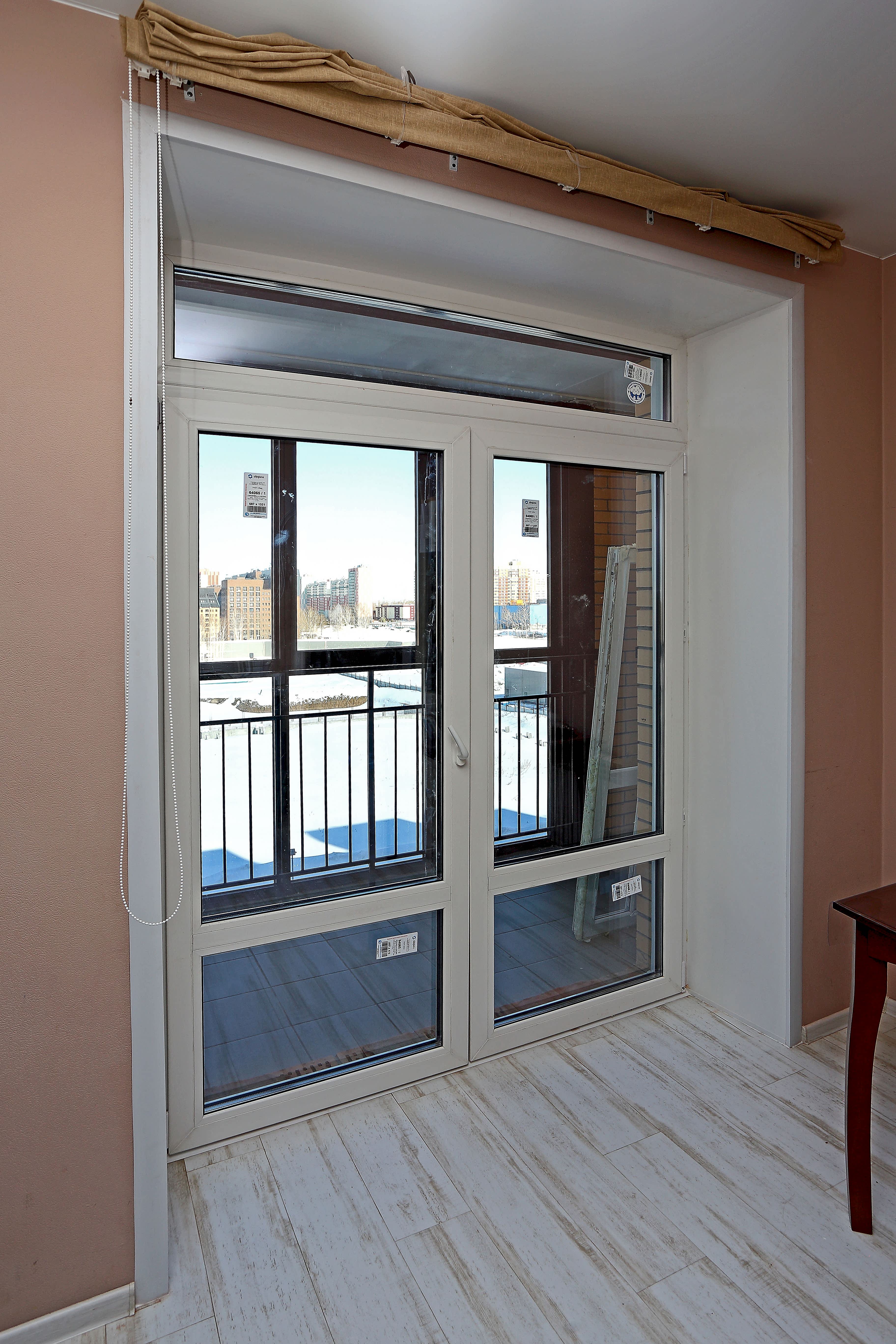 Пластиковая двойная дверь VEKA SoftLine 82