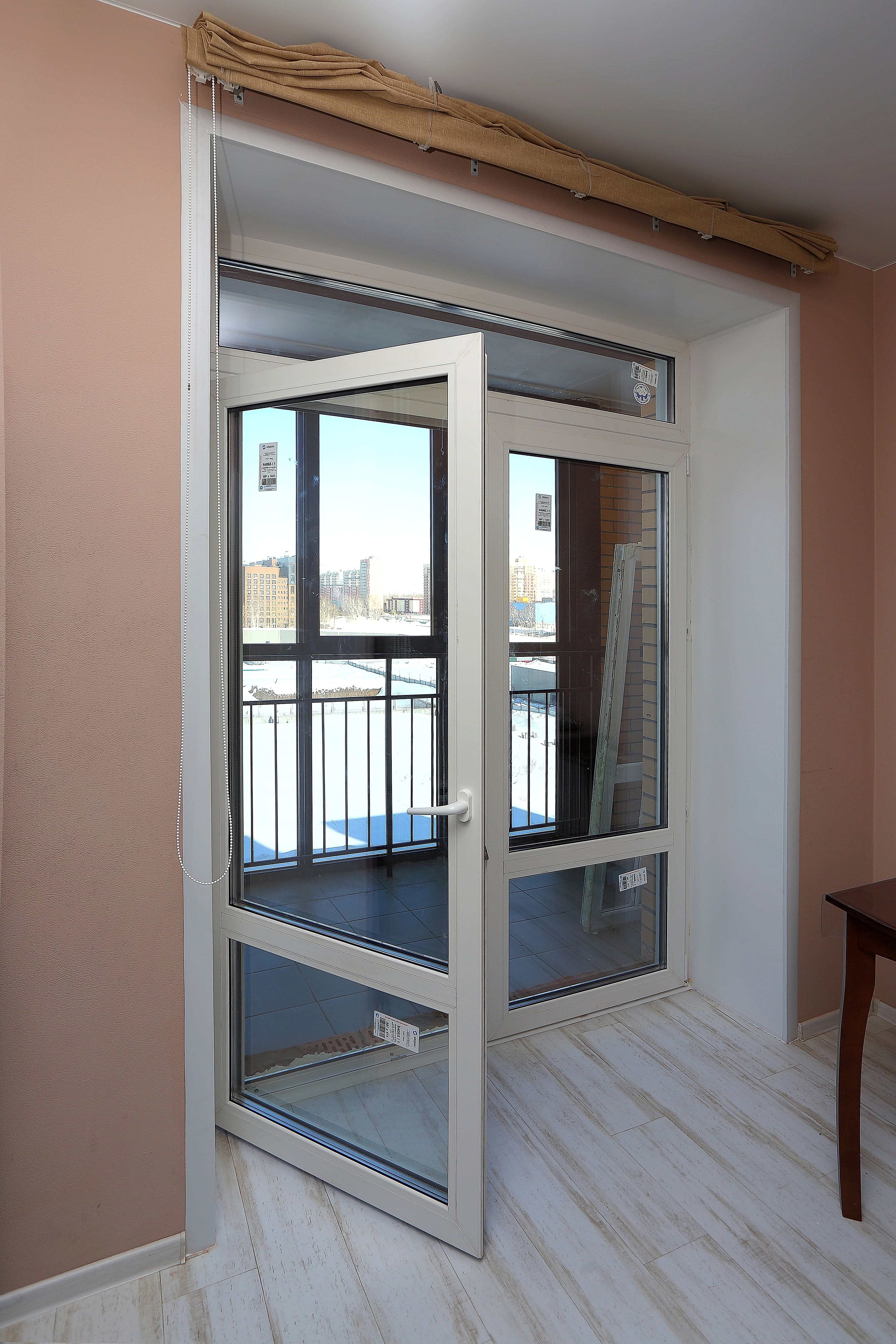 Пластиковая двойная дверь VEKA SoftLine 82