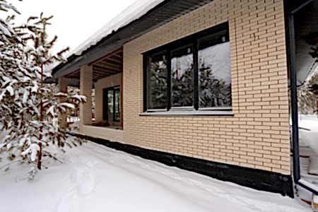 Остекление дома, коричневая ламинция