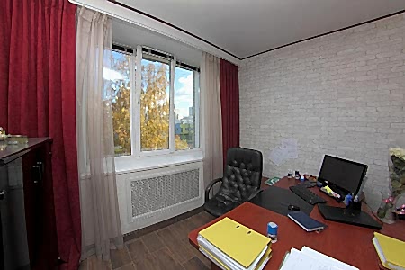 Пластиковое окно одностворчатое и 2 глухих, остекление офиса